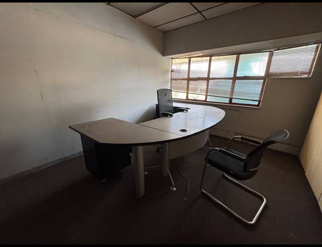 3,563M² WAREHOUSE TO LET IN INDUSTRIA